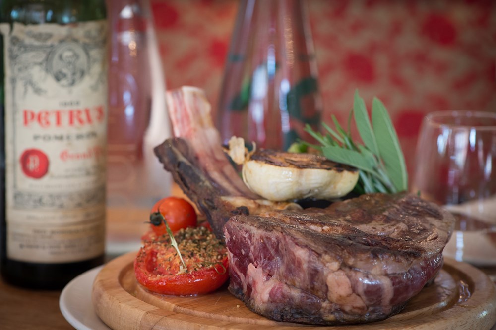 Dining at La Cloche The Carpenters Arms pub in Sunninghill near Ascot